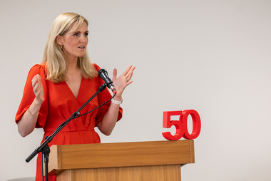 Foto der Schulleiterin Dr. Dorothee Belling