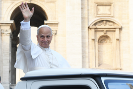 Papst Leo XIV. im Papamobil